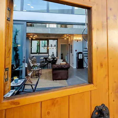 The Warehouse - Industrial Loft 法鲁区