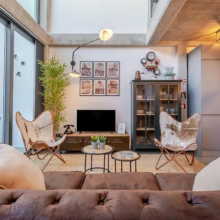 The Warehouse - Industrial Loft *