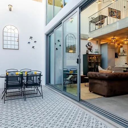 Дом отдыха The Warehouse - Industrial Loft Фару