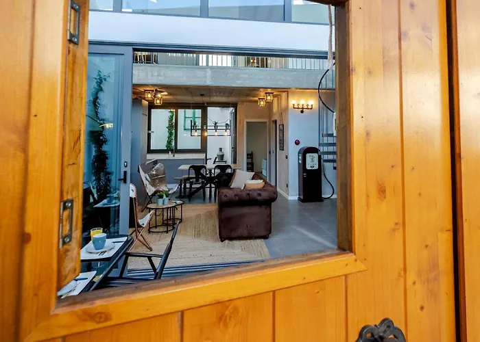 The Warehouse - Industrial Loft 法鲁区