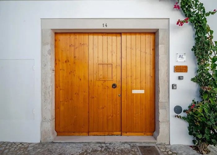 The Warehouse - Industrial Loft *