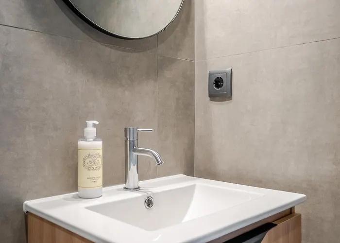 The Warehouse - Industrial Loft