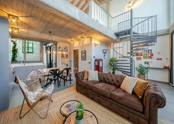 The Warehouse - Industrial Loft