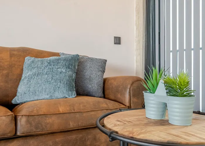 The Warehouse - Industrial Loft 度假居