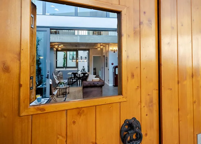 The Warehouse - Industrial Loft Ferienhaus *