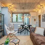 בית נופש The Warehouse - Industrial Loft *