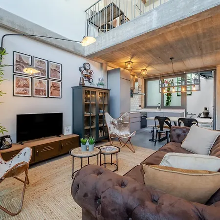The Warehouse - Industrial Loft بيت للعطل فارو